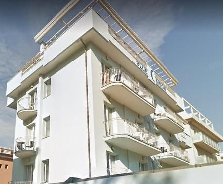 Hotel Blue Moon Ρίμινι Εξωτερικό φωτογραφία