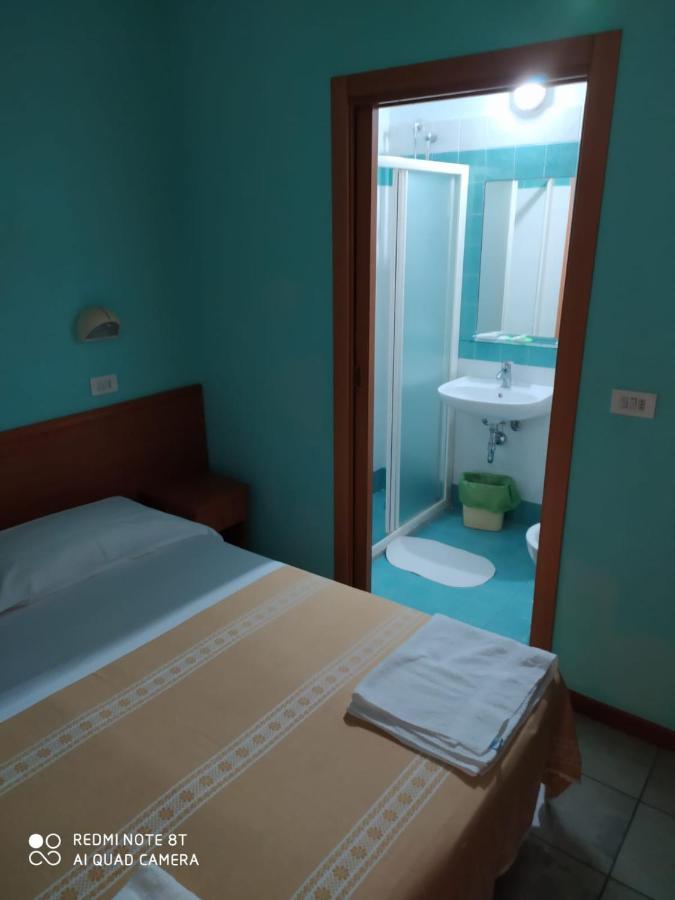 Hotel Blue Moon Ρίμινι Εξωτερικό φωτογραφία