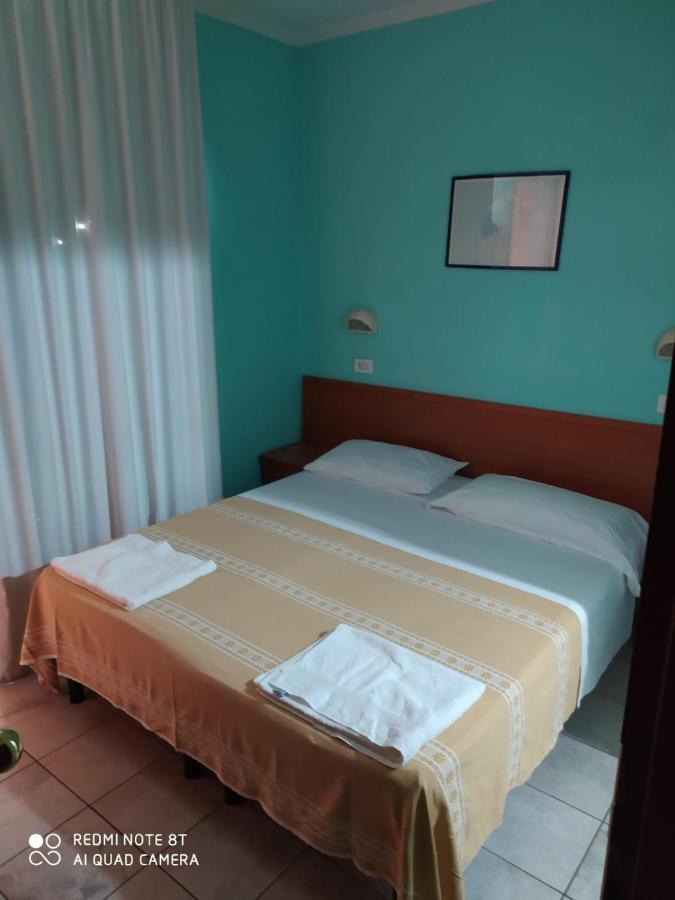 Hotel Blue Moon Ρίμινι Εξωτερικό φωτογραφία