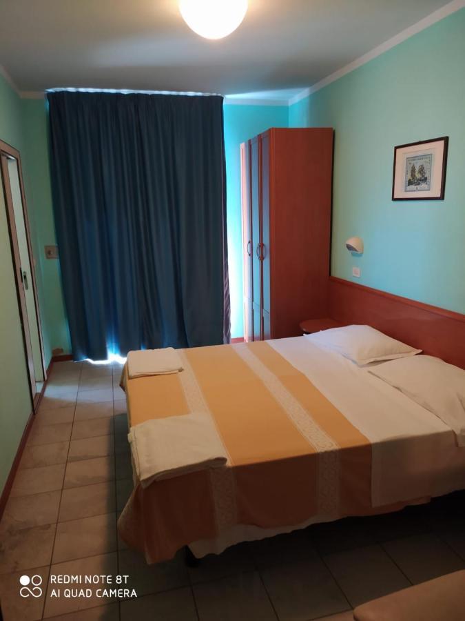 Hotel Blue Moon Ρίμινι Εξωτερικό φωτογραφία