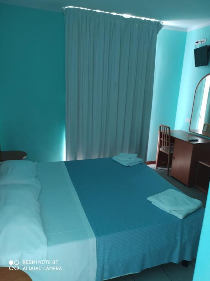 Hotel Blue Moon Ρίμινι Εξωτερικό φωτογραφία