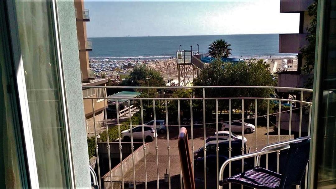 Hotel Blue Moon Ρίμινι Εξωτερικό φωτογραφία
