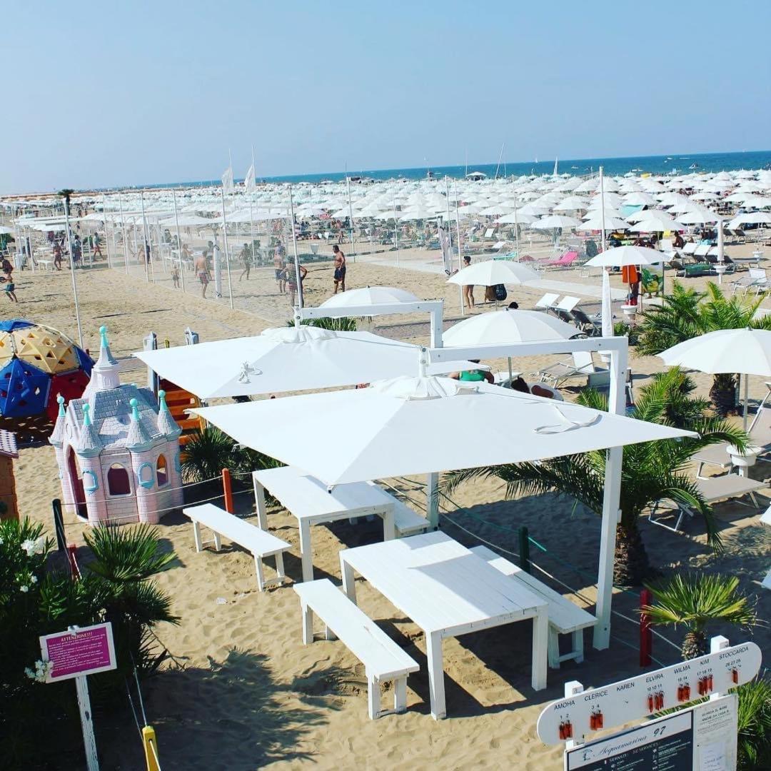 Hotel Blue Moon Ρίμινι Εξωτερικό φωτογραφία