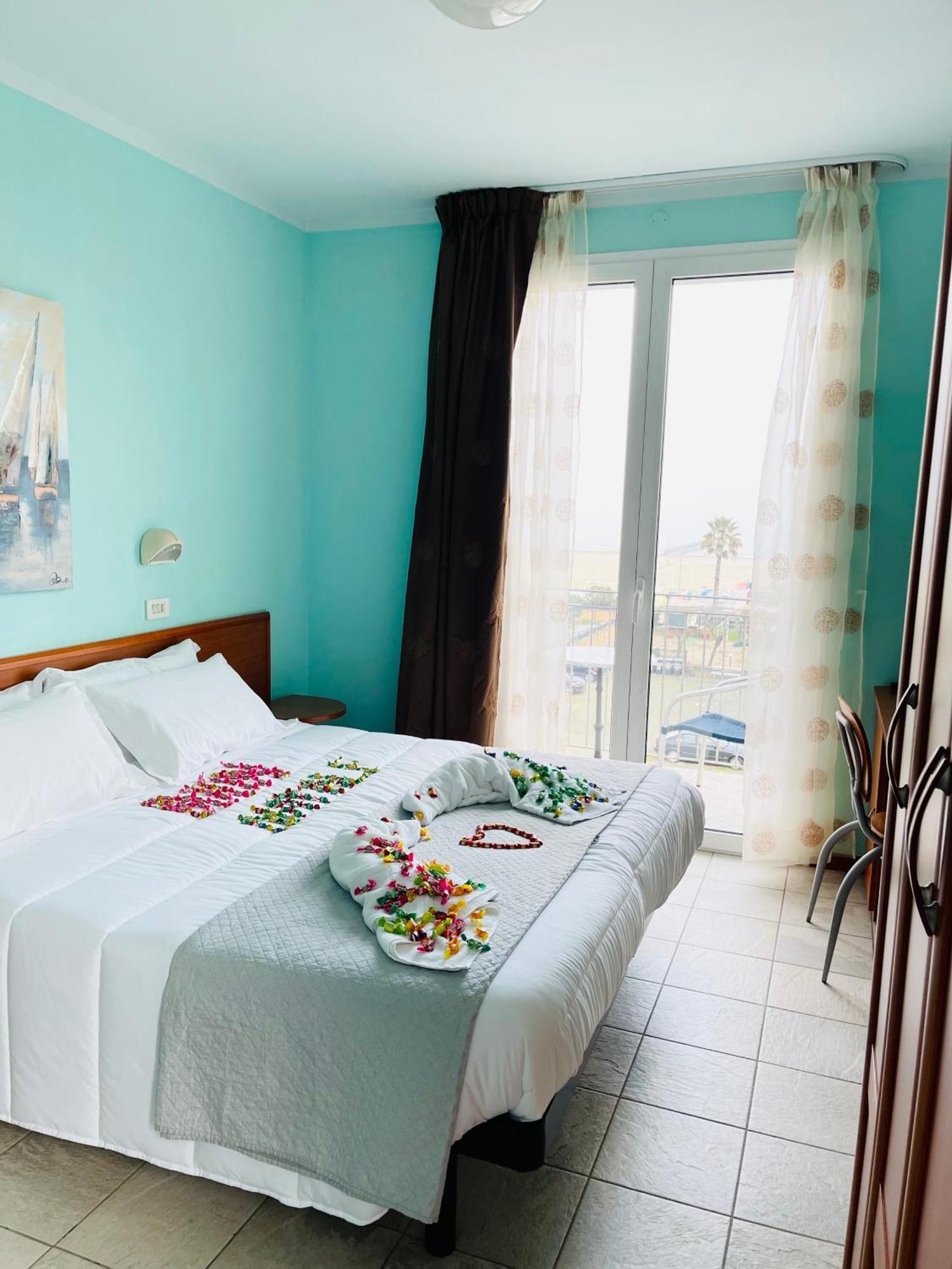 Hotel Blue Moon Ρίμινι Εξωτερικό φωτογραφία