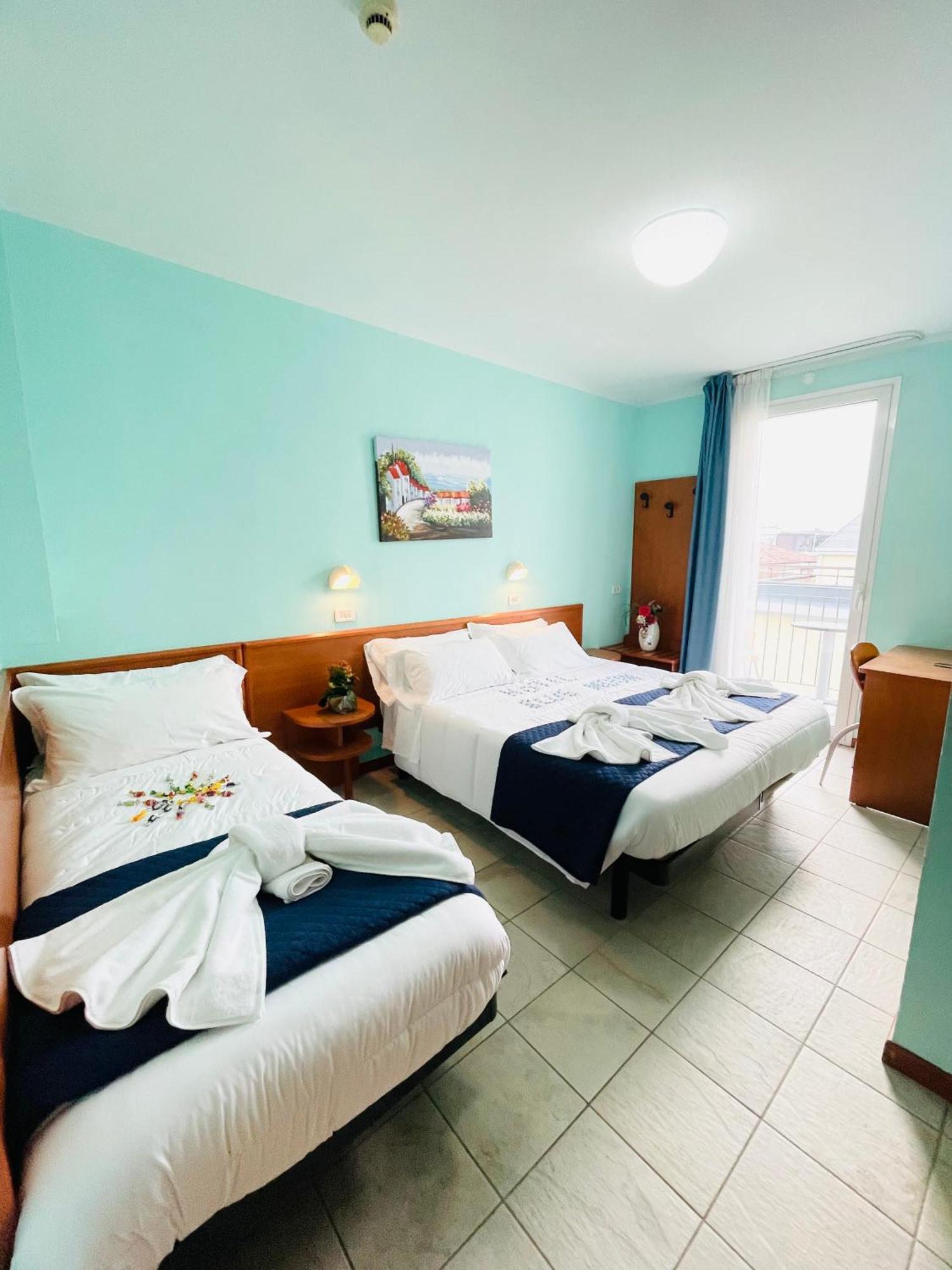 Hotel Blue Moon Ρίμινι Εξωτερικό φωτογραφία