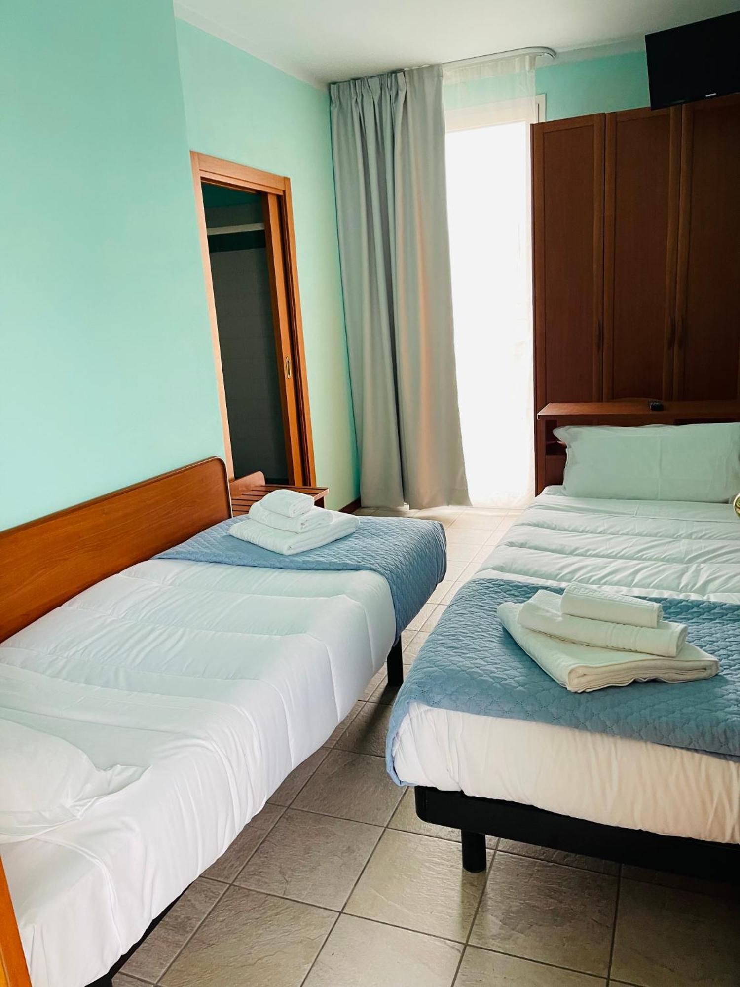 Hotel Blue Moon Ρίμινι Εξωτερικό φωτογραφία