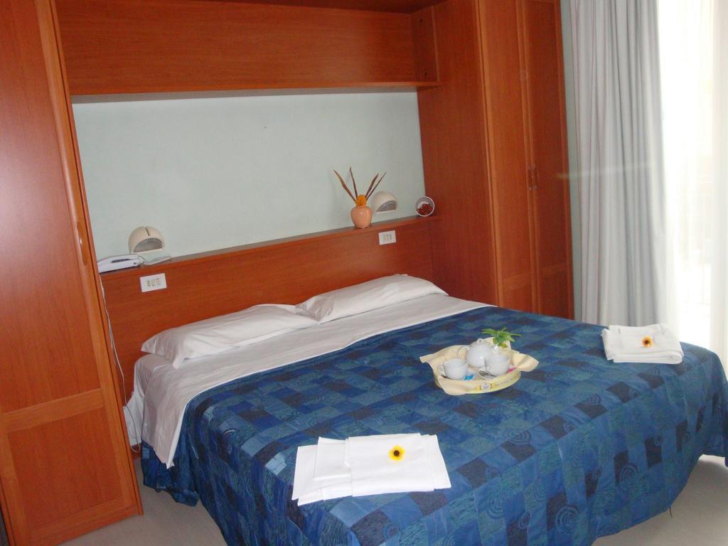 Hotel Blue Moon Ρίμινι Εξωτερικό φωτογραφία