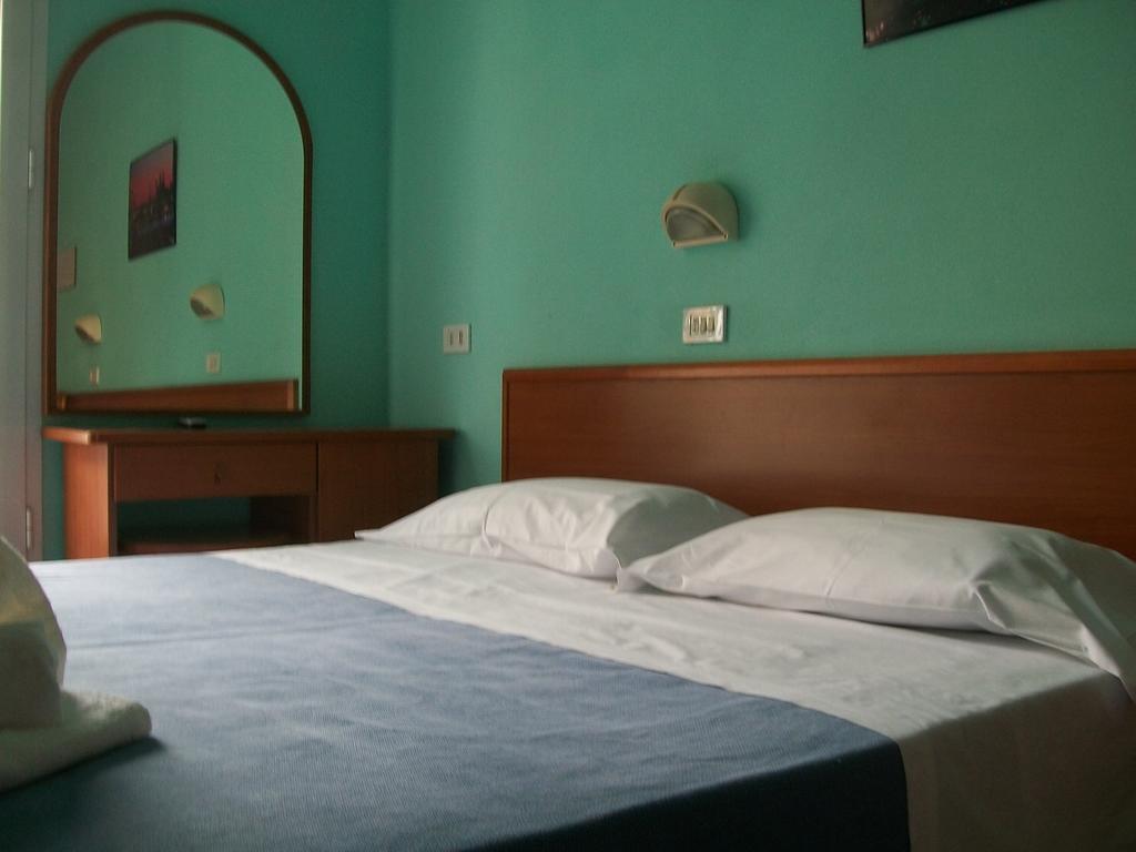 Hotel Blue Moon Ρίμινι Εξωτερικό φωτογραφία
