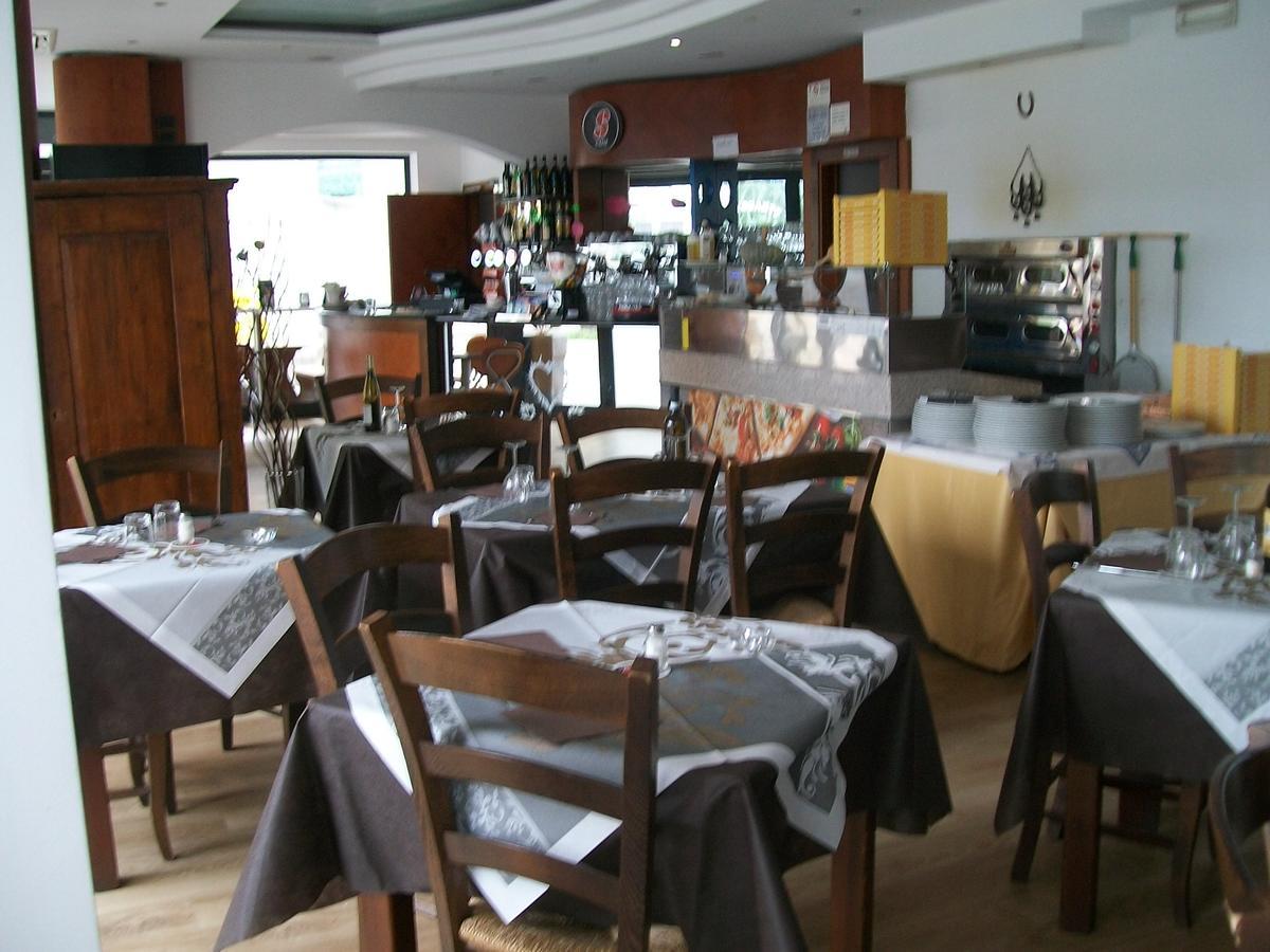 Hotel Blue Moon Ρίμινι Εξωτερικό φωτογραφία
