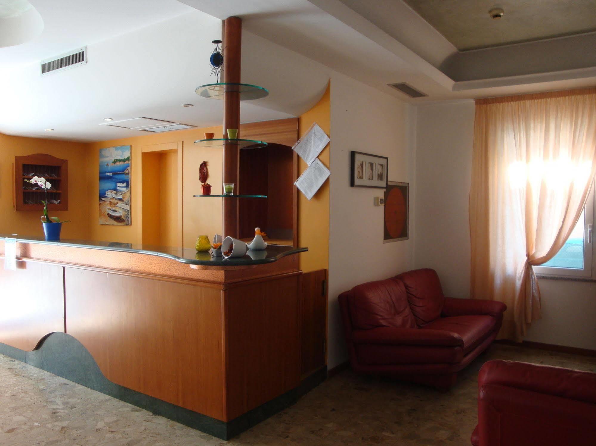 Hotel Blue Moon Ρίμινι Εξωτερικό φωτογραφία